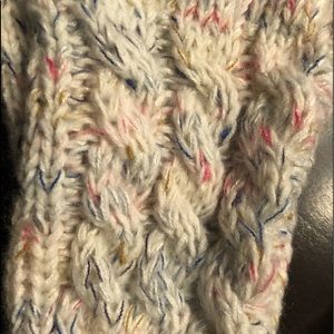 Super stocking stuffer! NWT GAP cable-knit gloves